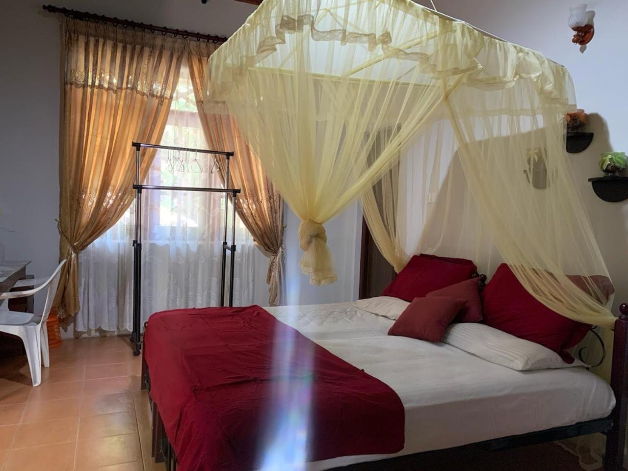 Araliya Home Stay Kandy Esterno foto