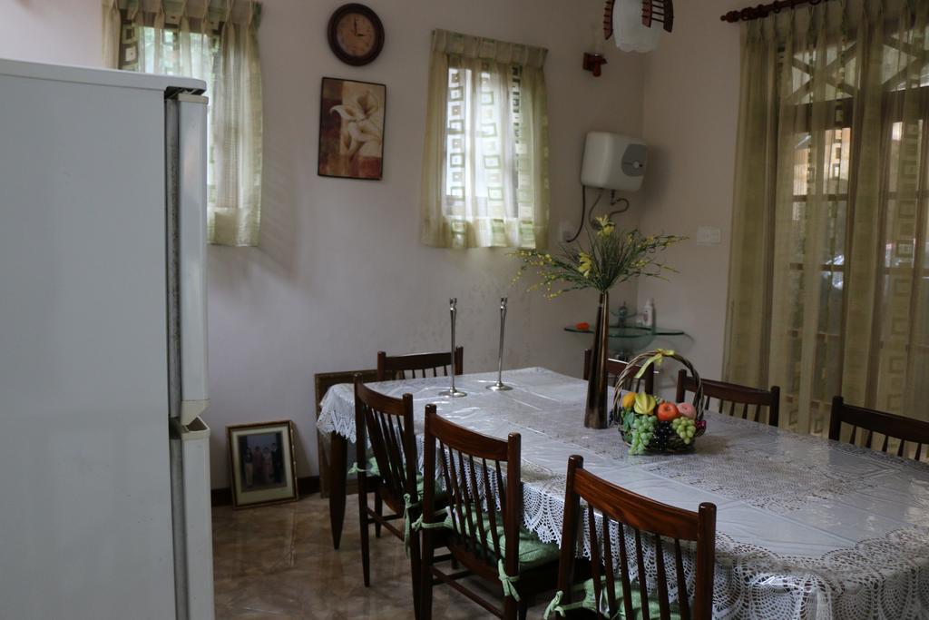 Araliya Home Stay Kandy Esterno foto